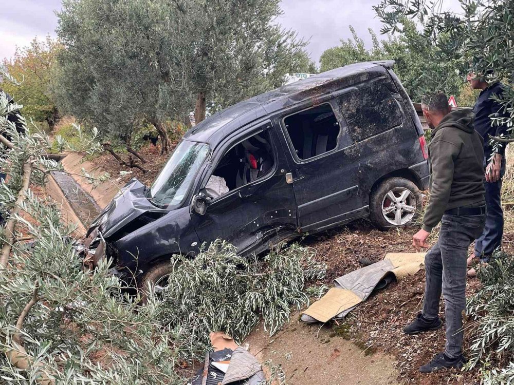 Bursa’da kanala uçan araç takla attı, içindekiler burnu kanamadan kurtuldu