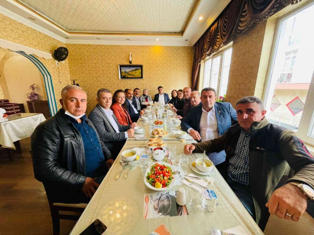 Eskişehir Bilecikliler Dernek Başkanı İrfan Öz Muhtarlarla bir araya geldi