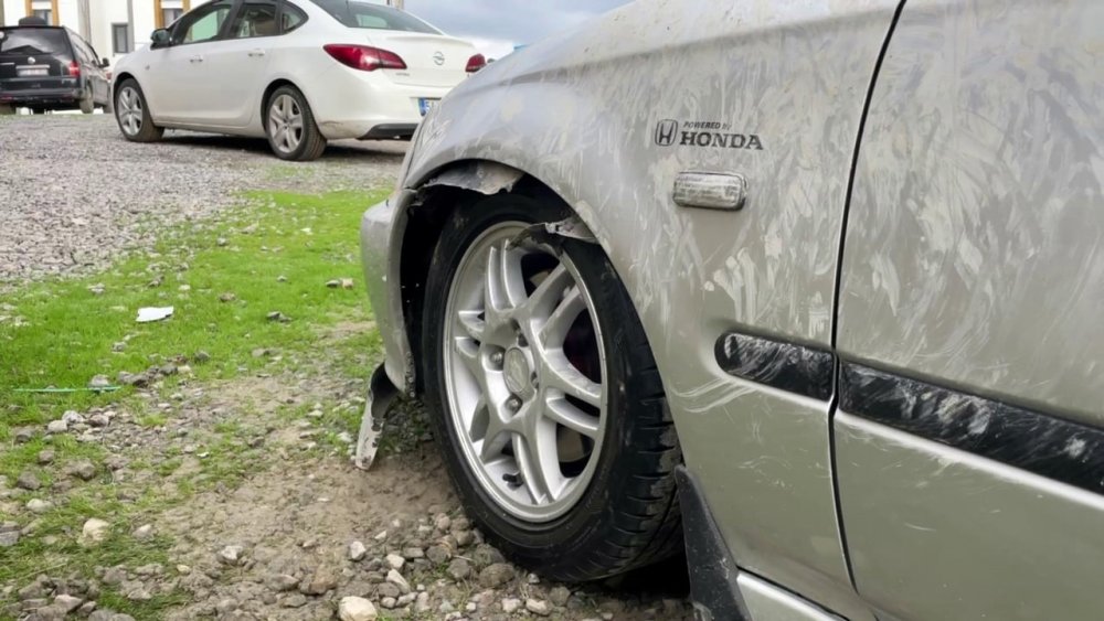 Sabah uyandığında aracını bu halde görünce şok oldu