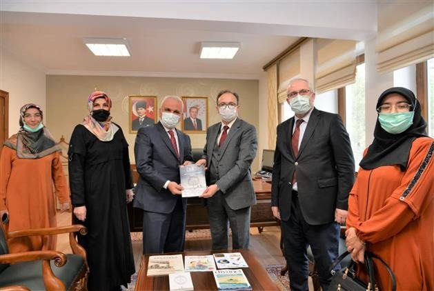 Kur’an kursu öğrencileri Vali Kızılkaya’yı ziyaret etti