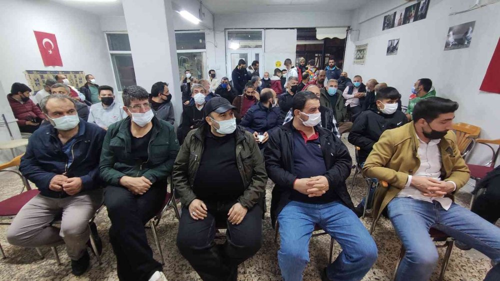 Mezata çıkan yumurtayı almak için yarıştılar!