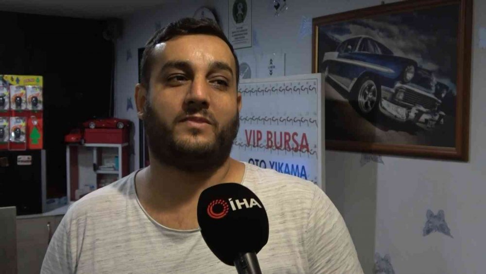 Temizlik görevlisi, bulduğu 650 bin lirayı sahibine teslim ederek takdir topladı