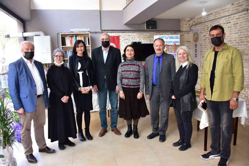 Yazarlar ve şairler Bozüyüklü okurları ile buluştu