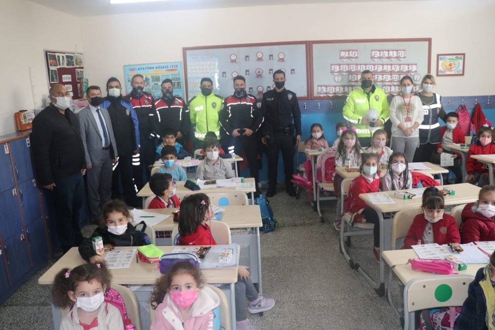 Bozüyük TDP ‘Öğrenciler geleceğimizin ekranıdır’ isimli projeyi hayata geçirdi
