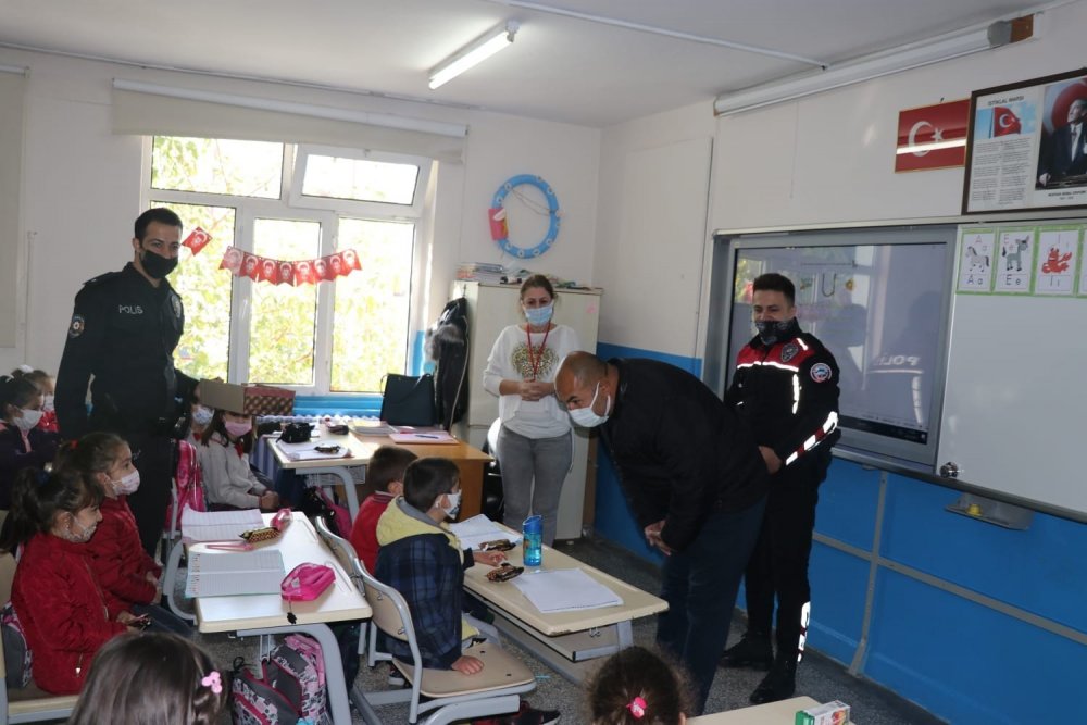 Bozüyük TDP ‘Öğrenciler geleceğimizin ekranıdır’ isimli projeyi hayata geçirdi