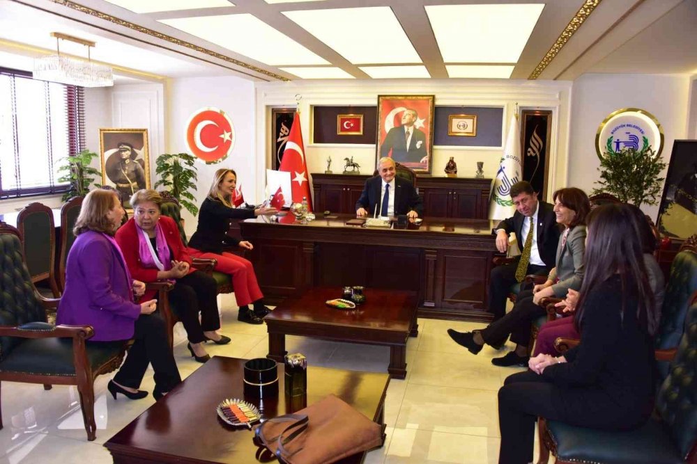 CHP Kadın Kolları Genel Başkanı Nazlıaka’dan Bozüyük Belediyesine ziyaret