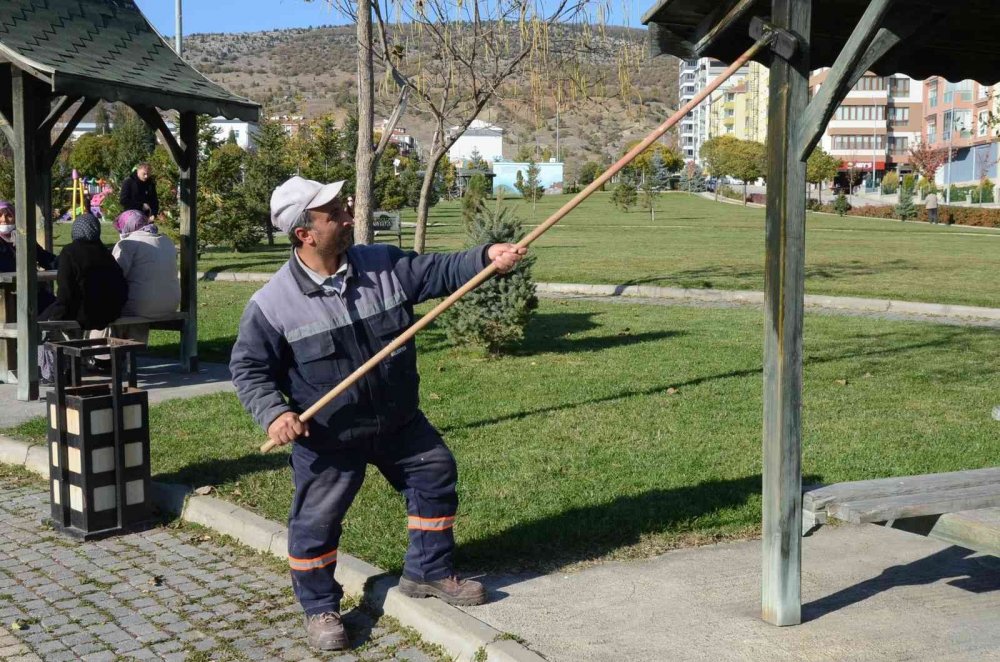 Bozüyük'te ahşap malzeme onarımları hız kazandı