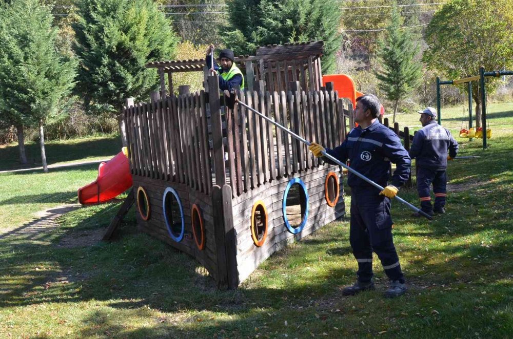 Bozüyük'te ahşap malzeme onarımları hız kazandı