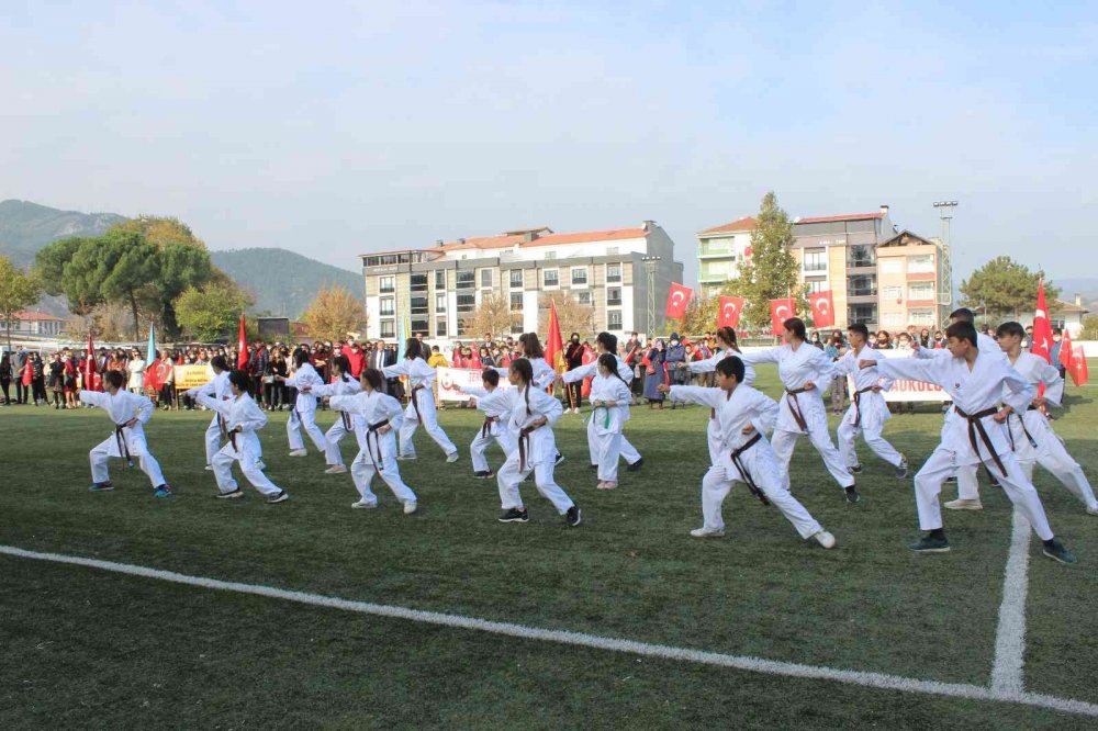 Osmaneli ’de 29 Ekim Cumhuriyet bayramı coşkuyla kutlandı