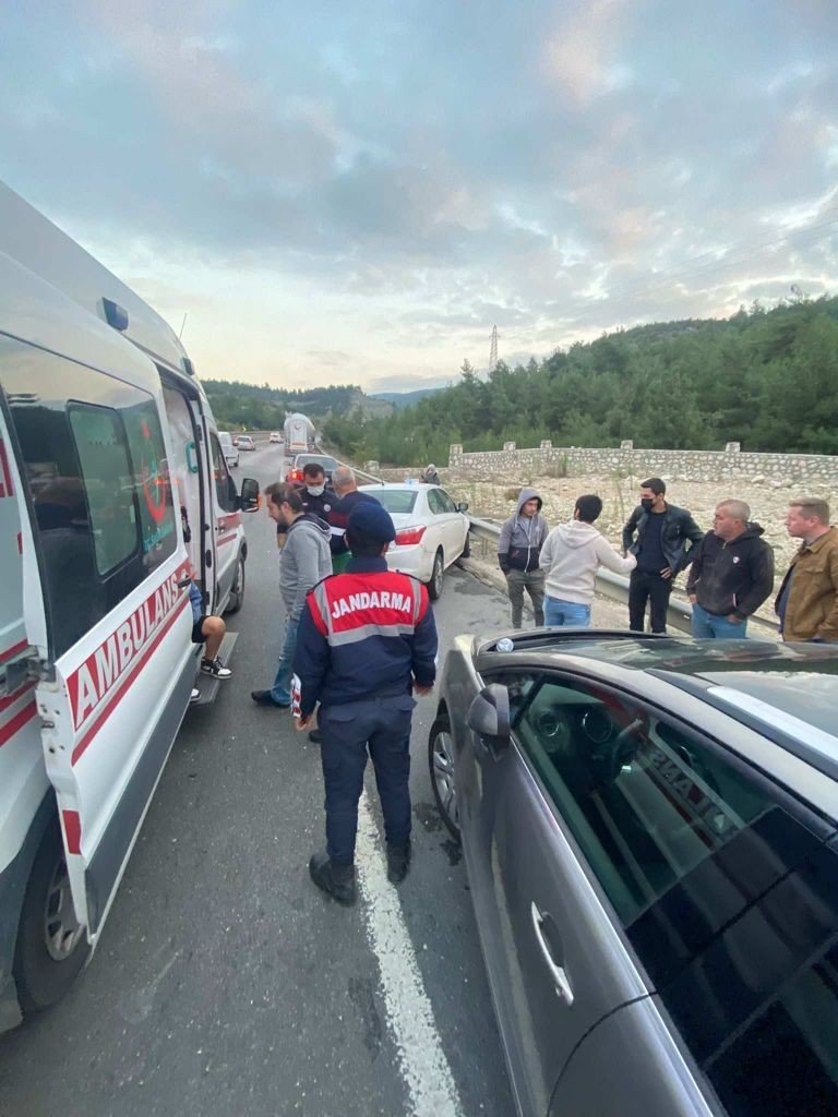 Bilecik’te zincirleme trafik kazası; 4 kişi yaralandı