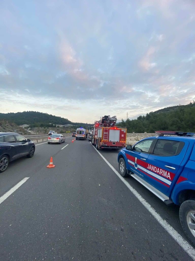 Bilecik’te zincirleme trafik kazası; 4 kişi yaralandı