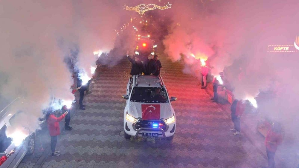 Bozüyük’te Cumhuriyet Bayramı coşkusu araç konvoyu ile yaşandı