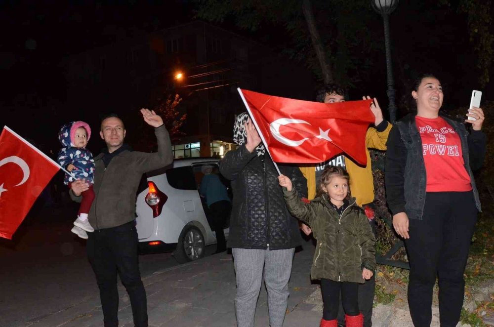 Bozüyük’te Cumhuriyet Bayramı coşkusu araç konvoyu ile yaşandı