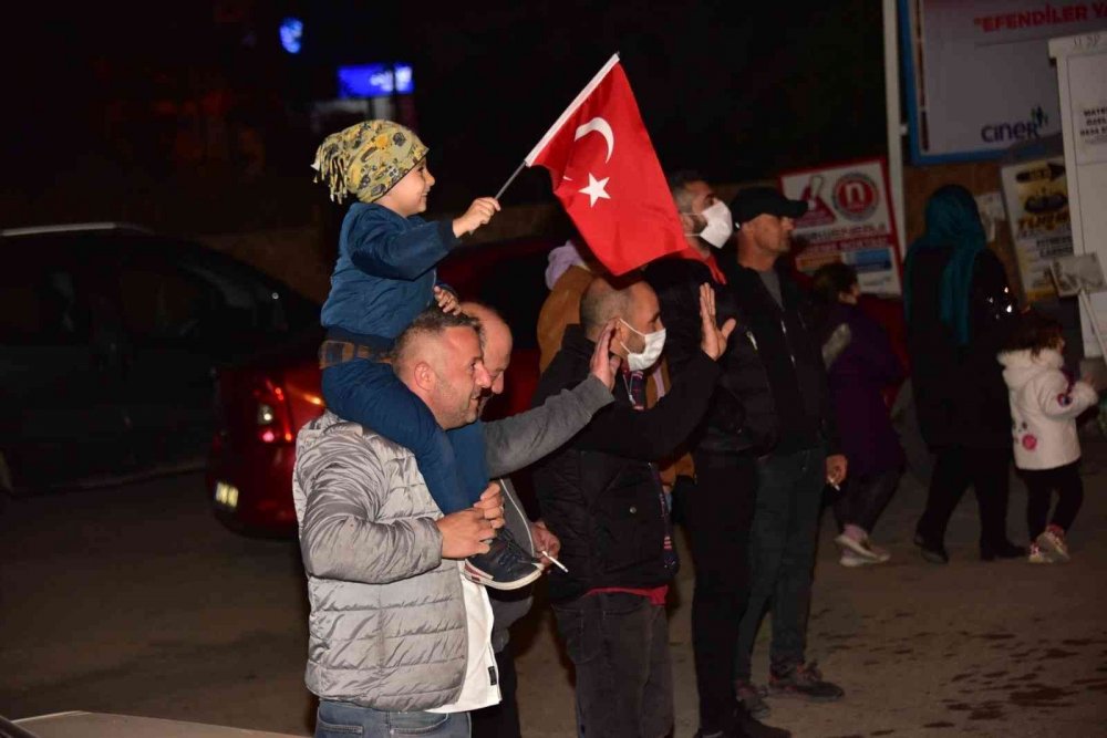 Bozüyük’te Cumhuriyet Bayramı coşkusu araç konvoyu ile yaşandı