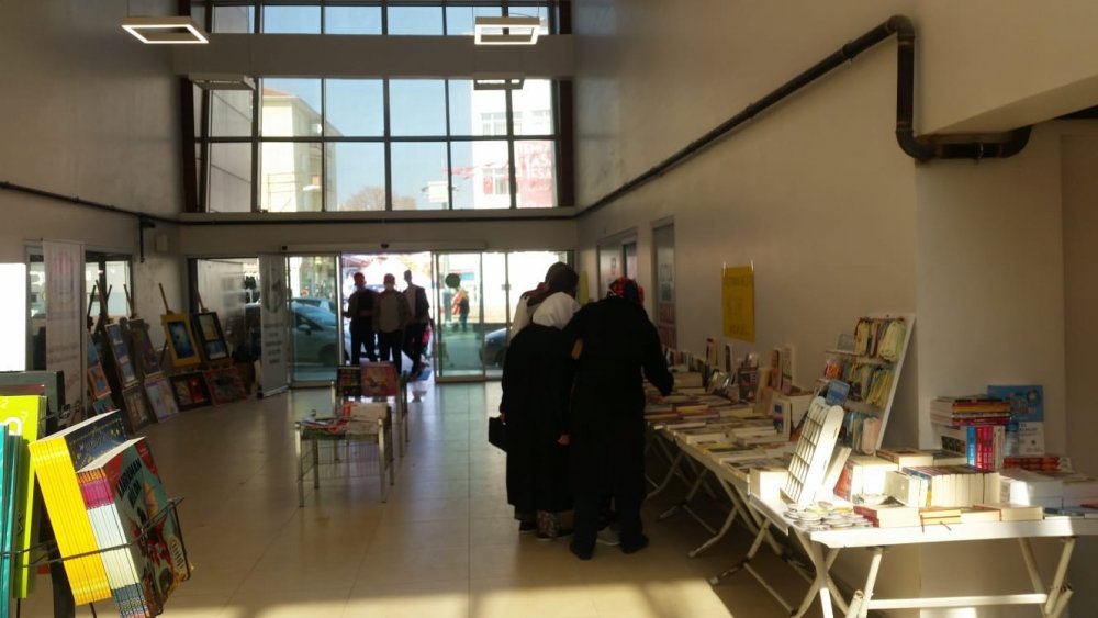 Pazaryeri’nde açılan kitap fuarı kitapseverleri buluşturdu