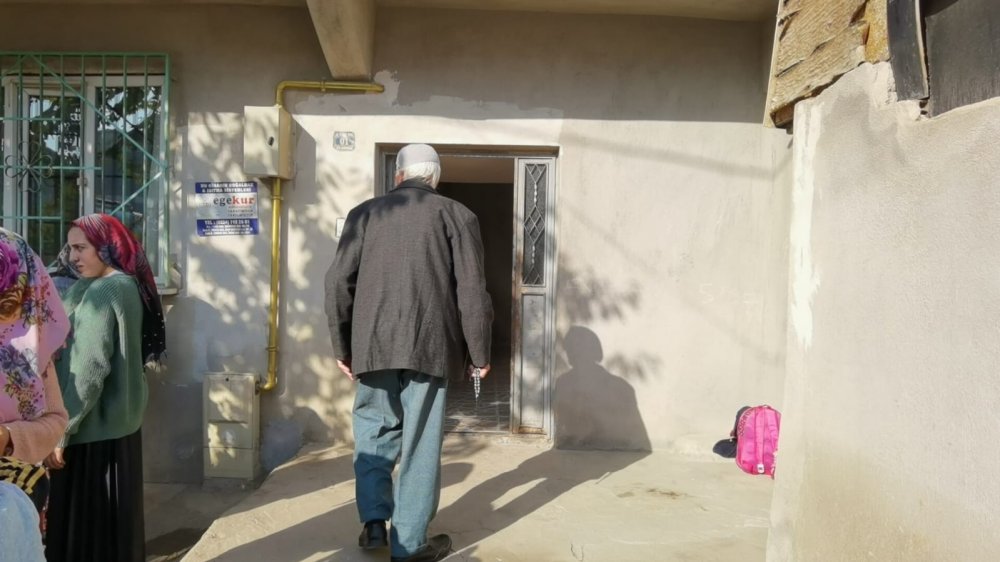 Anne ve 2 çocuğu dumandan zehirlenerek hastanelik oldu