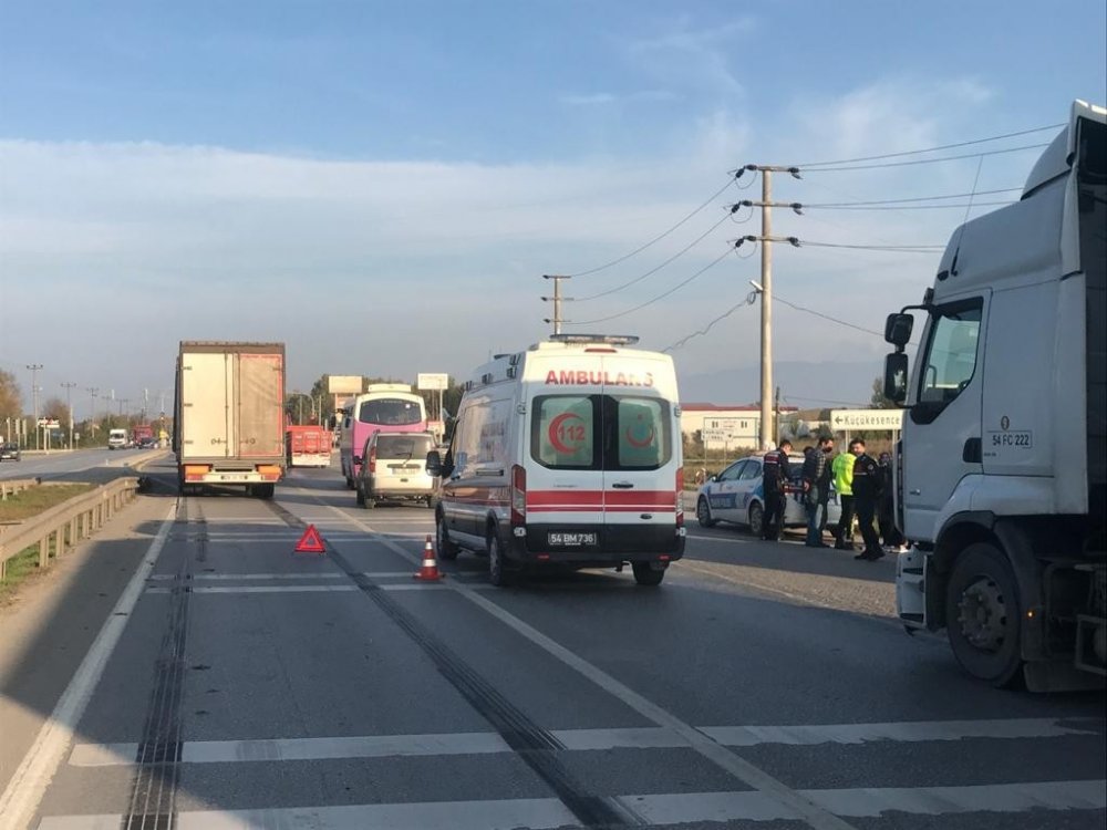 D-100’de dört araçlı zincirleme kaza: 1 yaralı