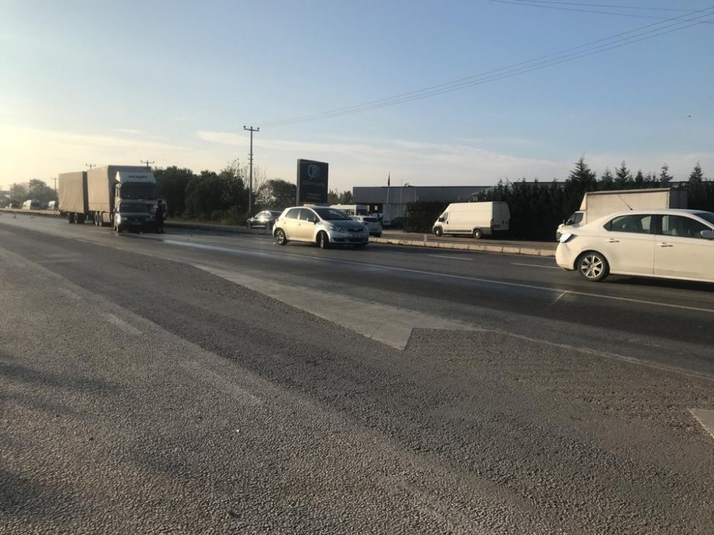 D-100’de dört araçlı zincirleme kaza: 1 yaralı