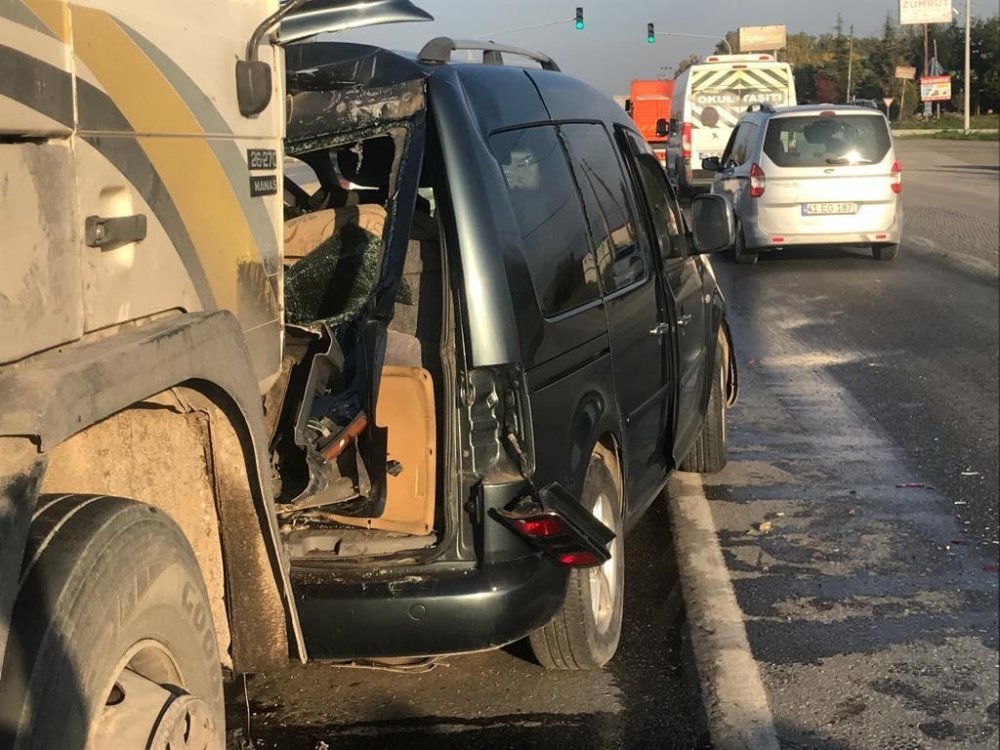 D-100’de dört araçlı zincirleme kaza: 1 yaralı