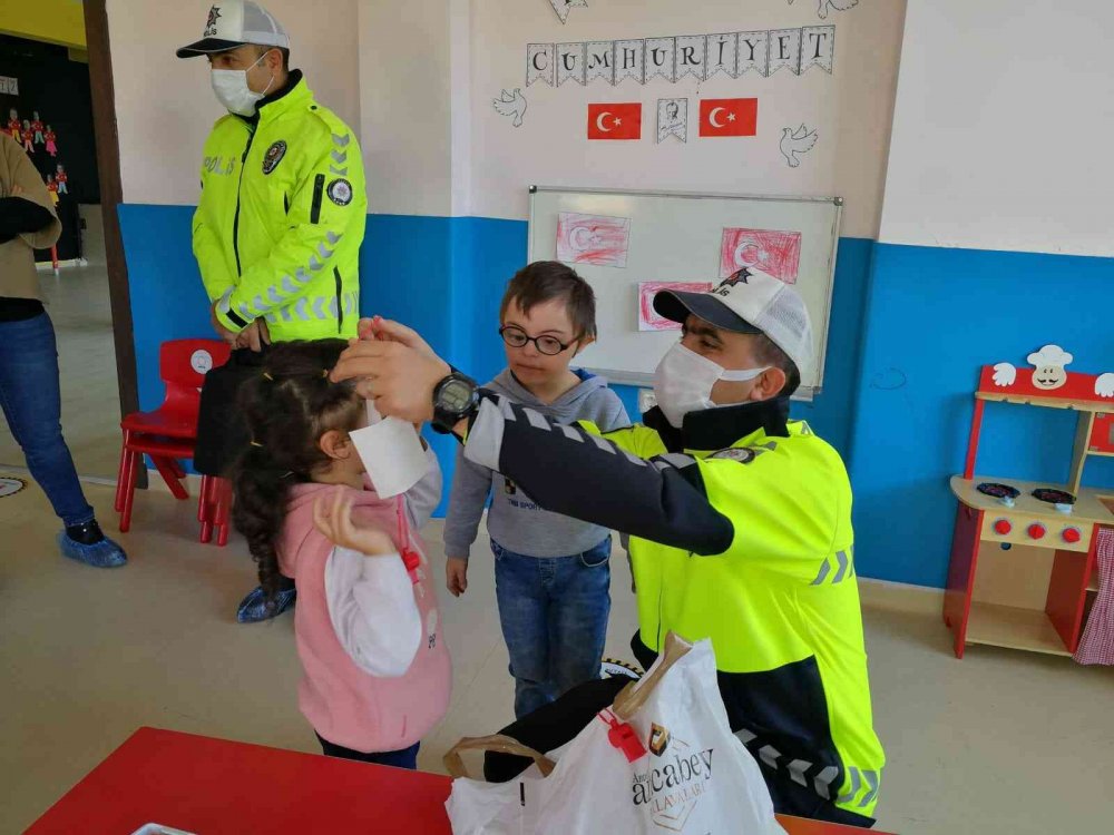 Öğrencilere ‘Trafik Kuralları ve Güvenliği’ konulu eğitim semineri
