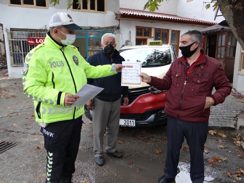 Bilecik’te taksi durakları ve sürücülere "12 kural" denetimi ve bilgilendirmesi