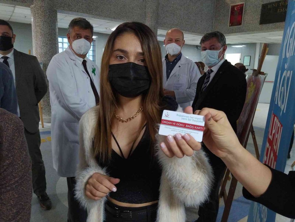 Böbrek nakli olan genç öğretmen bütün organlarını bağışladı