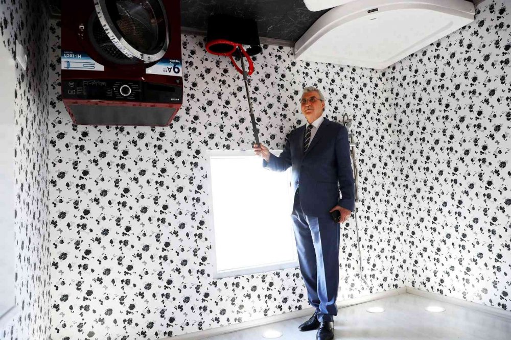 Bu evi gören dönüp bir daha bakıyor