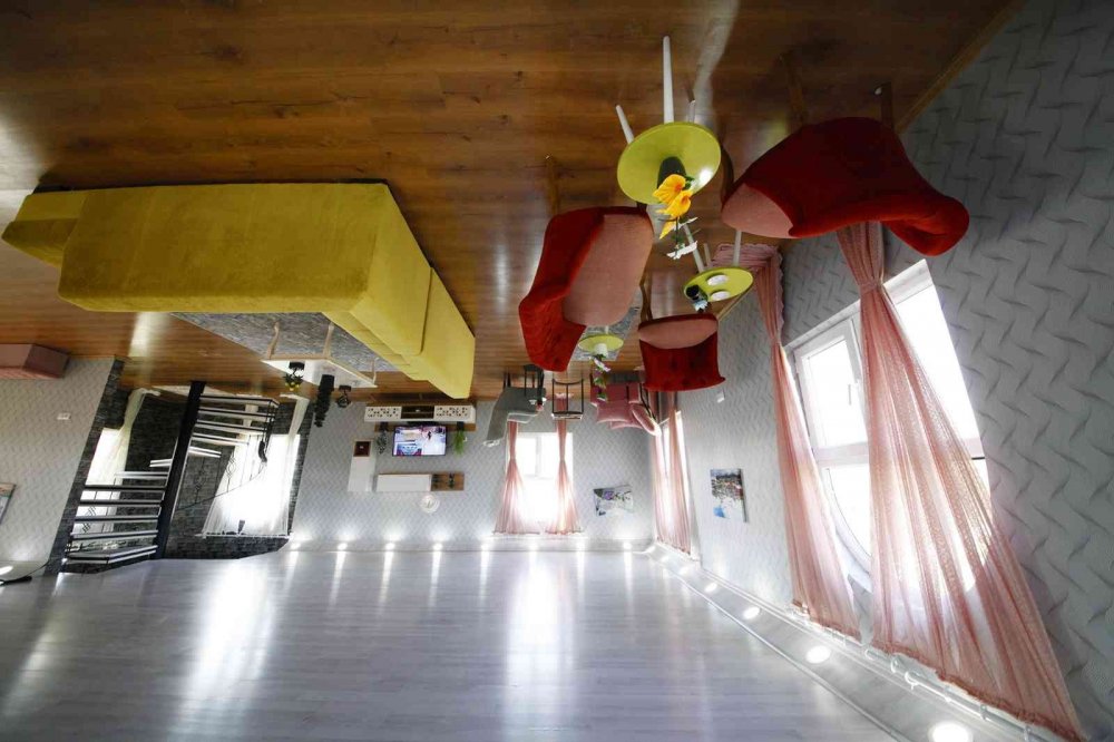 Bu evi gören dönüp bir daha bakıyor