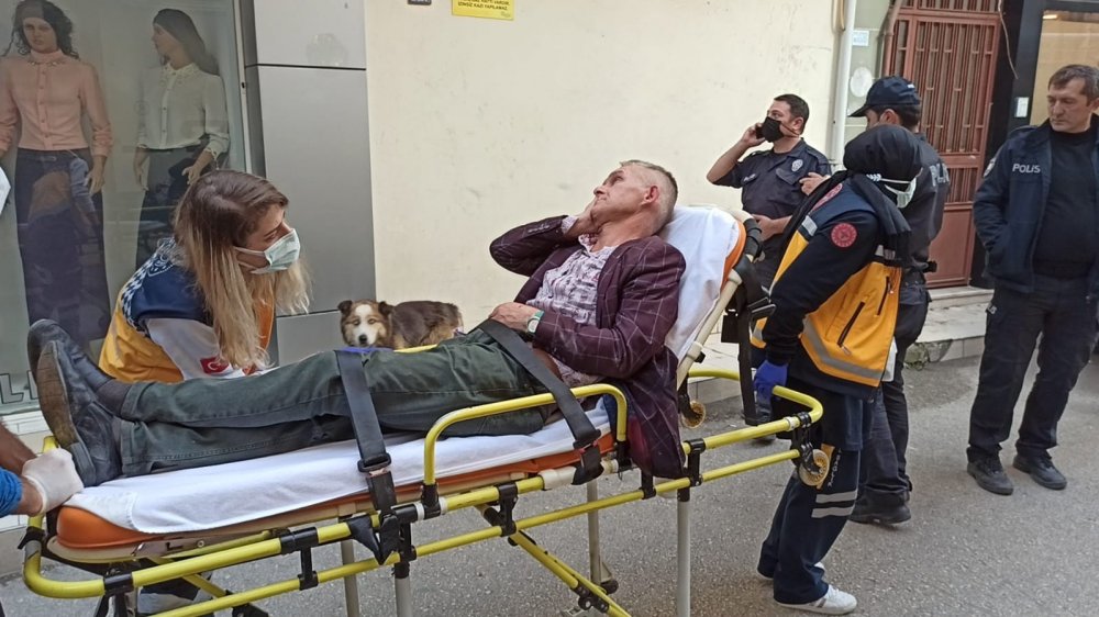 Sahibinin başından ayrılmadı