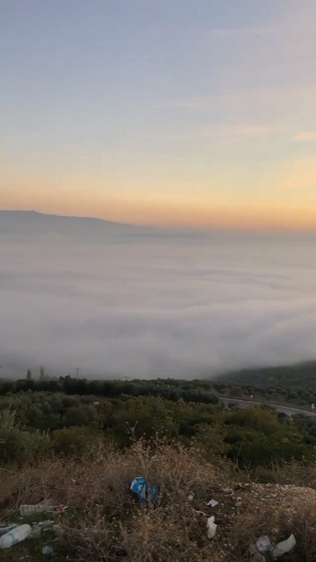 Bursa’da sabah saatlerinde oluşan sis, kartpostallık görüntüler oluşturdu