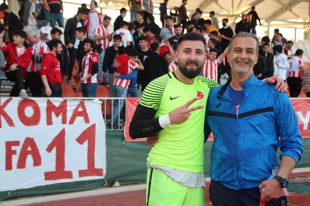 90+8’de gelen gol sonrası saha karıştı