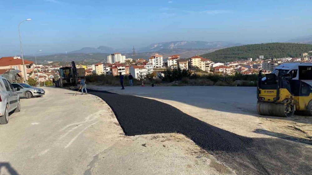 Cadde ve sokaklarda 4 bin tonluk asfalt onarım çalışması yapıldı