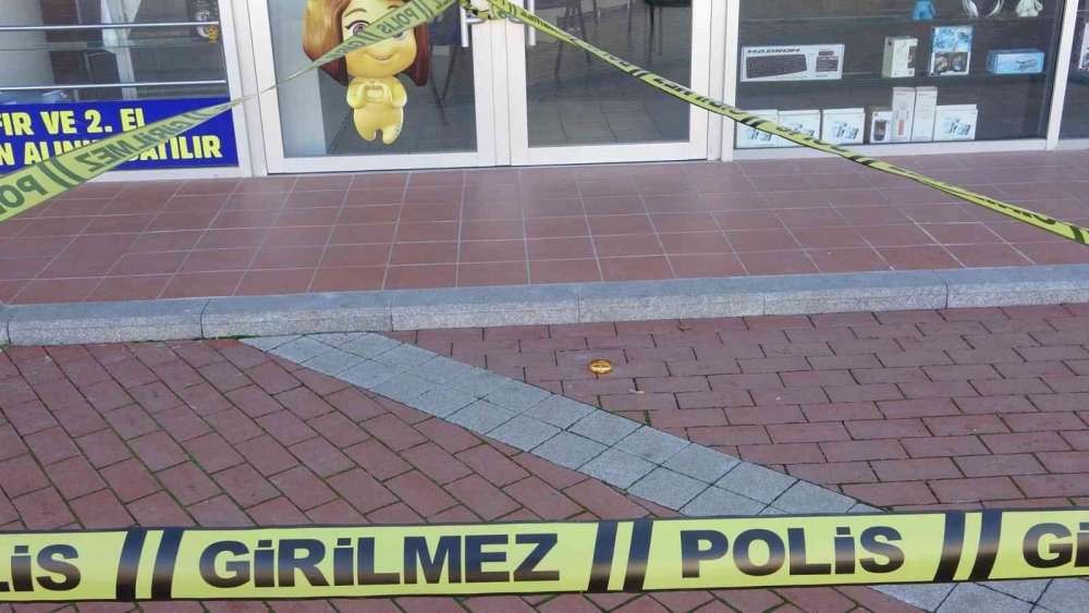 Kuyumcu soygununda sahte altınları bile götürdü