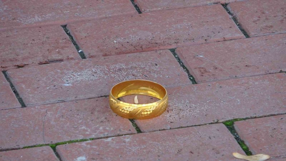 Kuyumcu soygununda sahte altınları bile götürdü