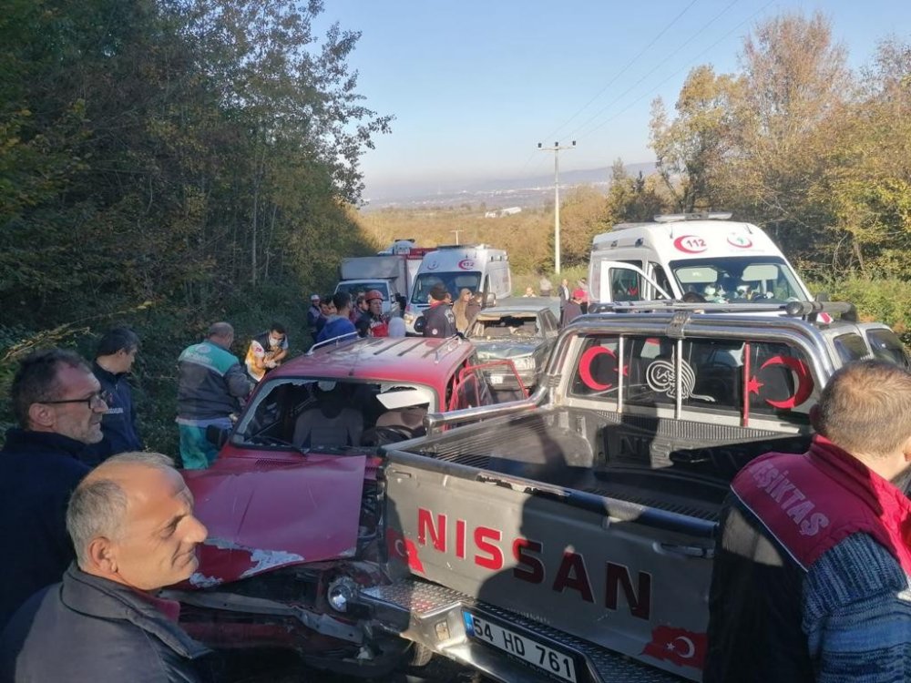 Sakarya’da zincirleme trafik kazası: 8 yaralı