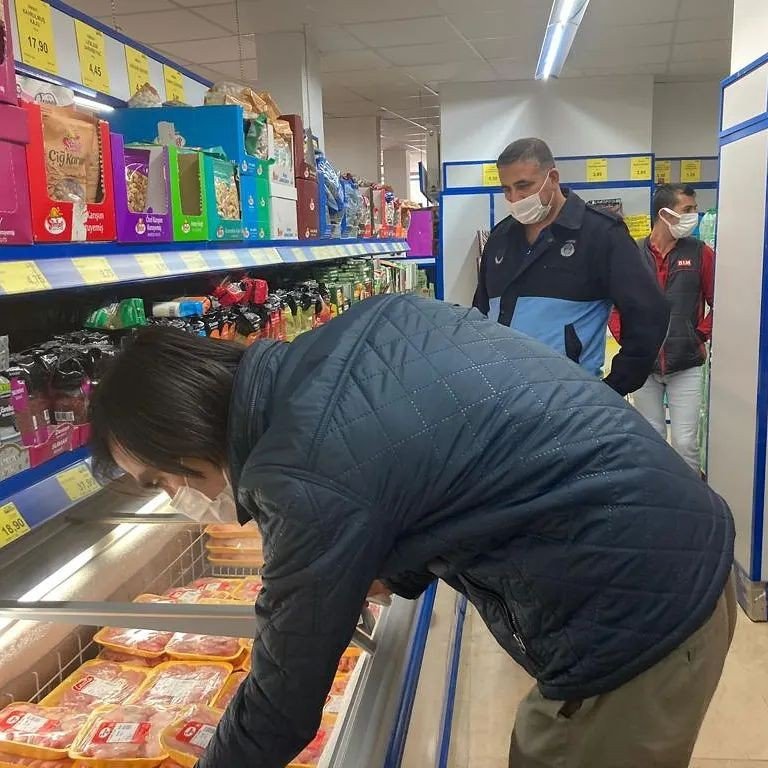 Pazaryeri’nde market ve gıda satış yerleri denetlendi