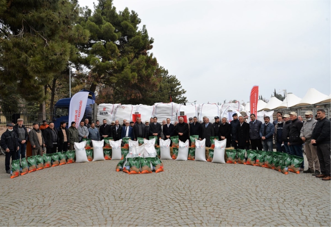 1000-ciftciye-60-ton-tohum1.jpg