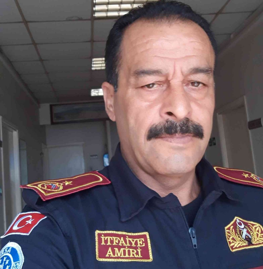 Kahraman itfaiyeci yangın söndürürken kalbine yenildi