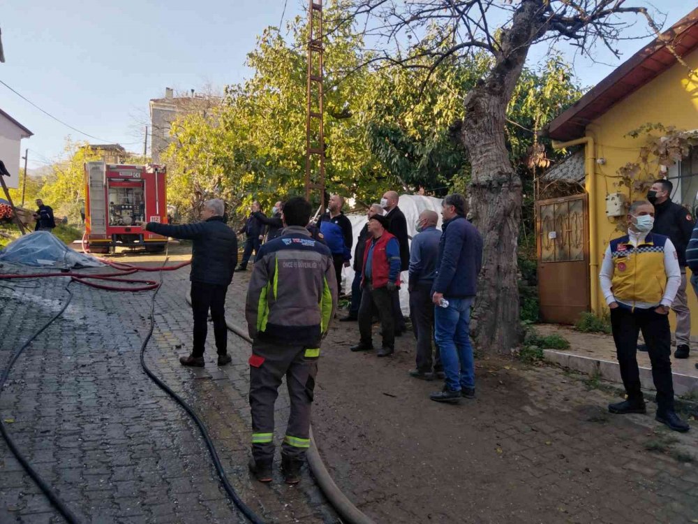 Kahraman itfaiyeci yangın söndürürken kalbine yenildi