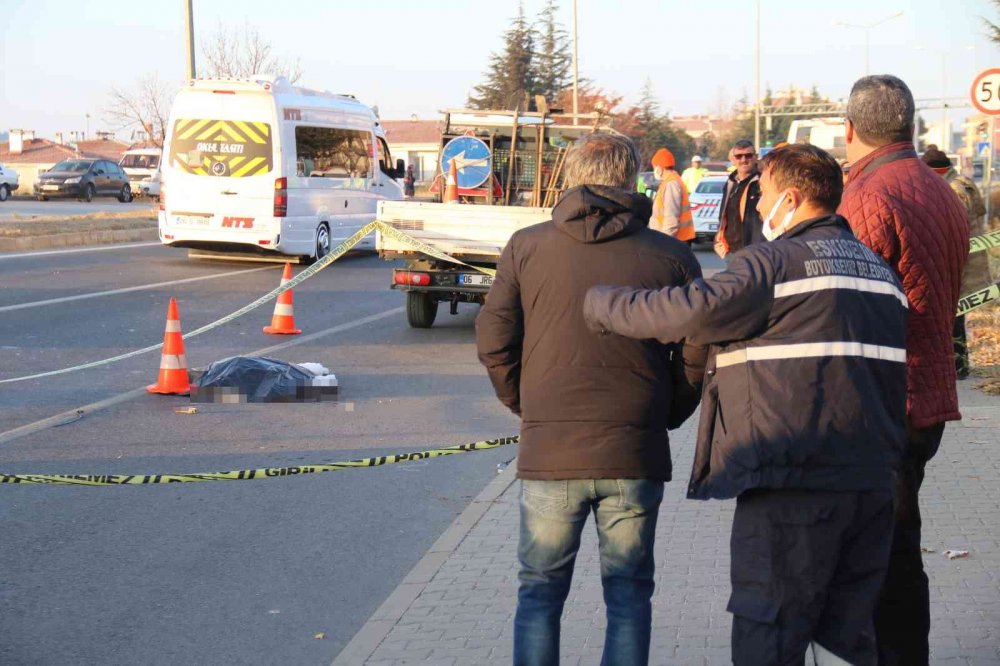 Kamyonetin çarptığı kadın öldü