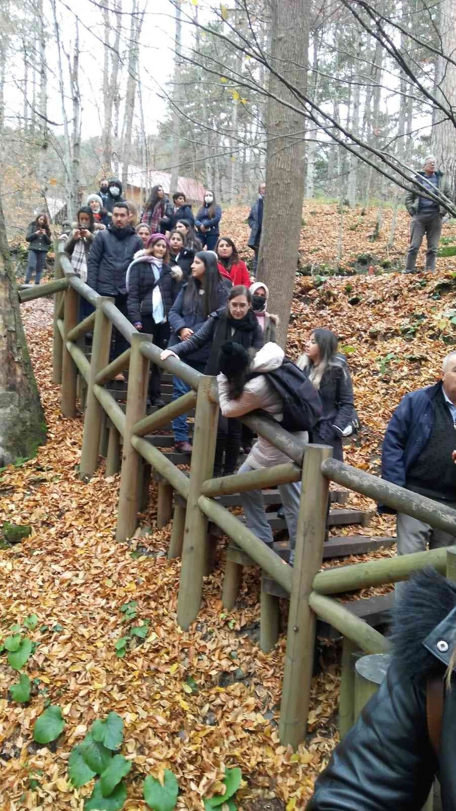 Yedigöller Milli Parkı gezisi renkli görüntülere sahne oldu