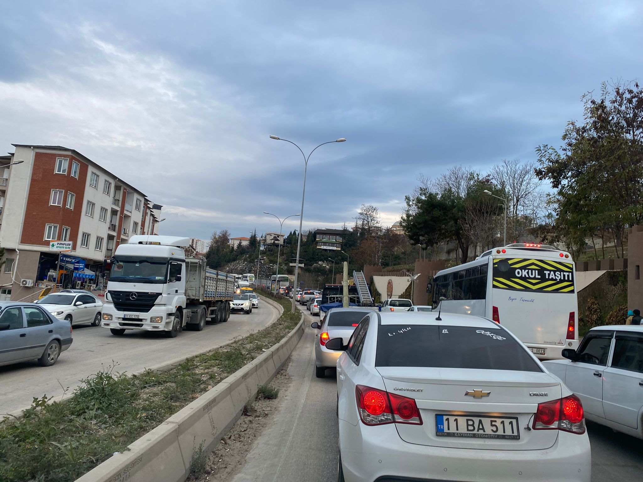 okullarda-ara-tatil-bitti-trafik-yogunlugu-artti.jpg
