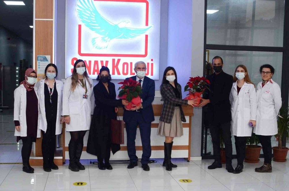 Başkan Bakkalcıoğlu’ndan öğretmenlere çiçekli kutlama