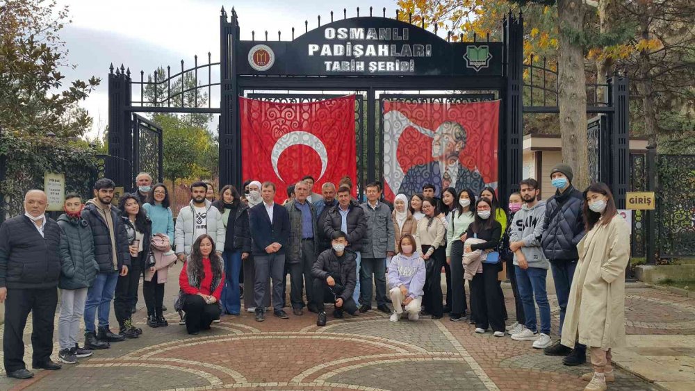 Türk Dünyası öğrencileri Bilecik’teki tarihi eserlere hayran kaldı