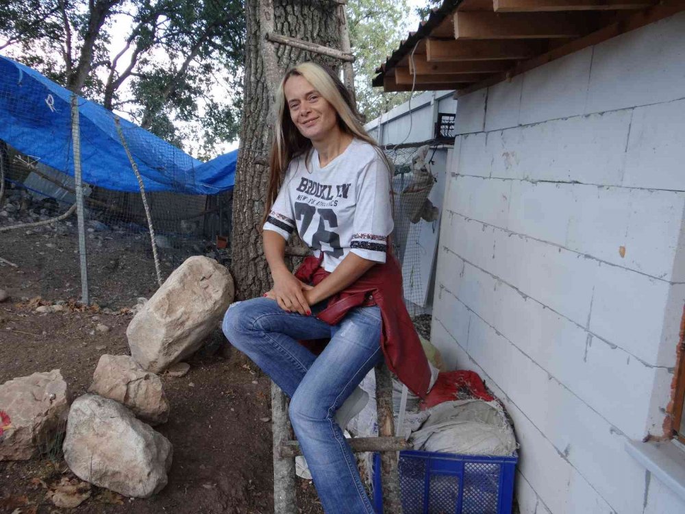 3 yıldır kurduğu çiftlikte yaşıyor