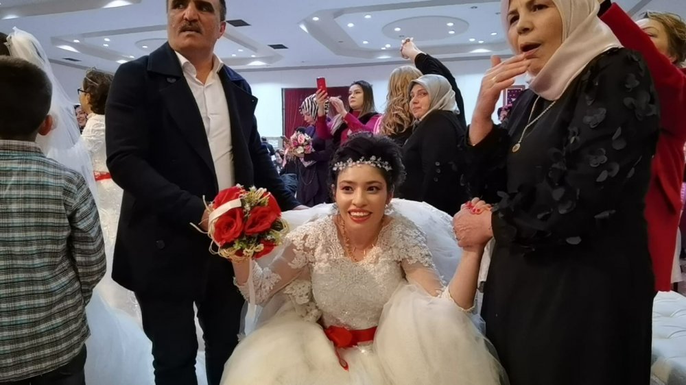 Engelli genç kızların gelinlik hayali gerçek oldu