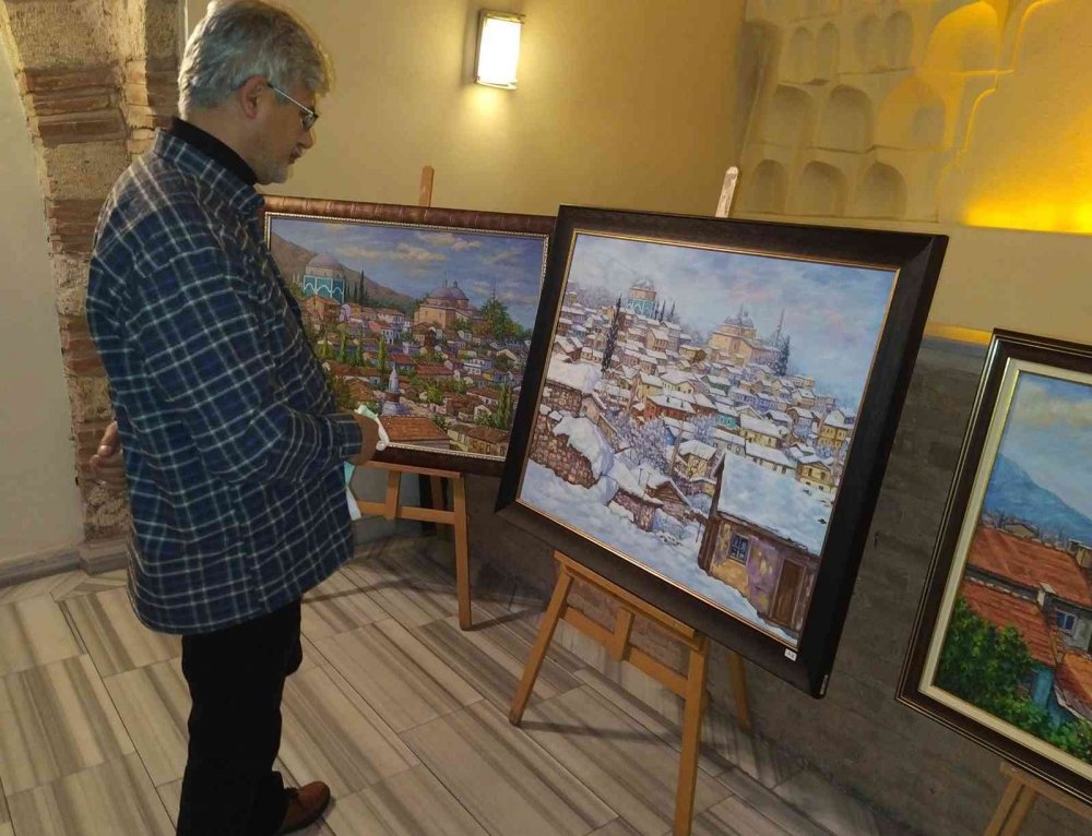 Balaban ressamın hemşehrisi 50 yıldır cumbalı evleri tuvale taşıyor