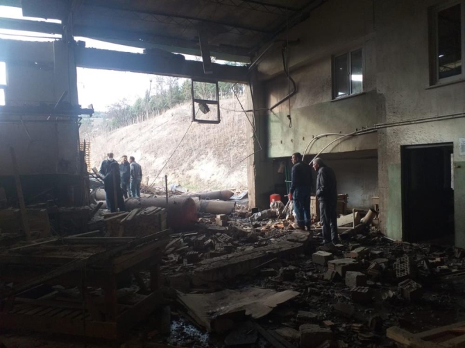 kereste-fabrikasinda-patlama2.jpg