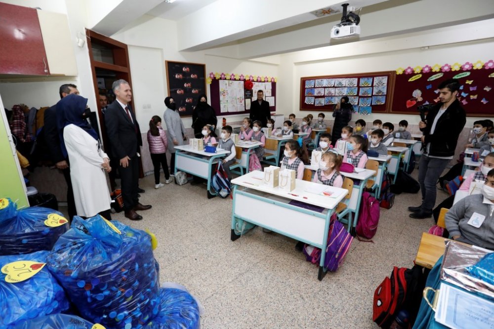 Öğrencilerden örnek davranış