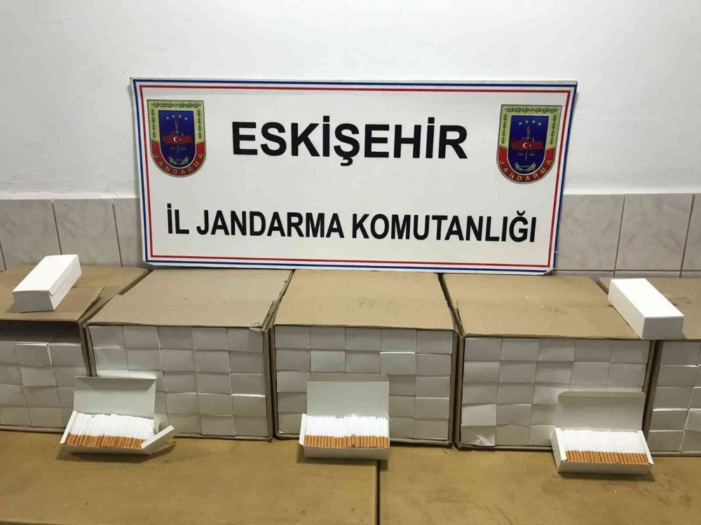 Tütün dükkânında 50 bin adet kaçak makaron ele geçirildi